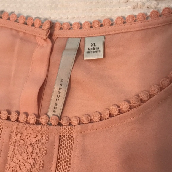 Blouse - Picture 2 of 3